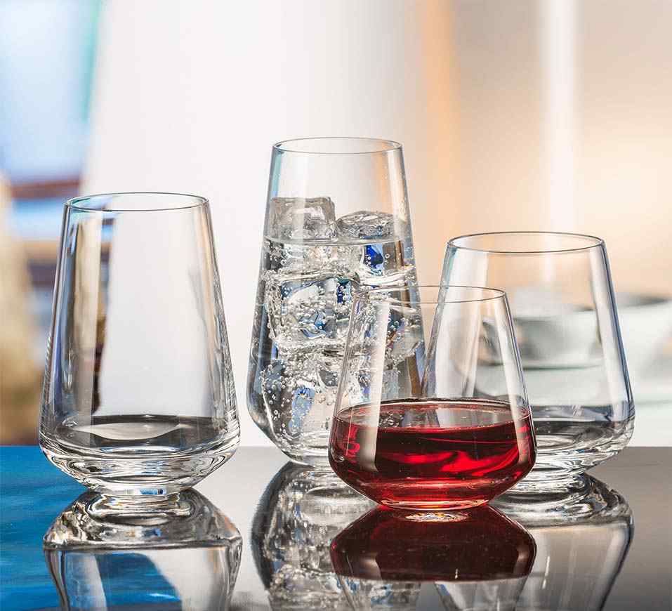Restaurant wine glasses